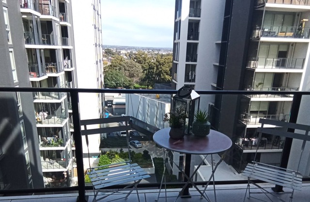 Sophiscated, classy with a penthouse feel 2 bdrm apartmnt