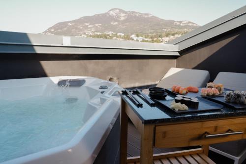 Soul of Trento Exclusive Jacuzzi Loft