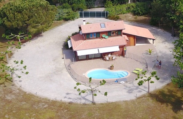 Soulac sur Mer HOUSE WITH PRIVATE POOL AND SPA not overlooked near the sea