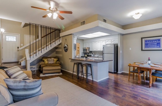 South Austin Retreat! Nature, Fully Stocked, Pet Friendly