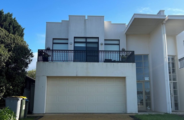 South Coast Villa (Hayborough)