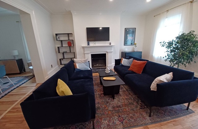 South End Victorian Home apartment - pet friendly!