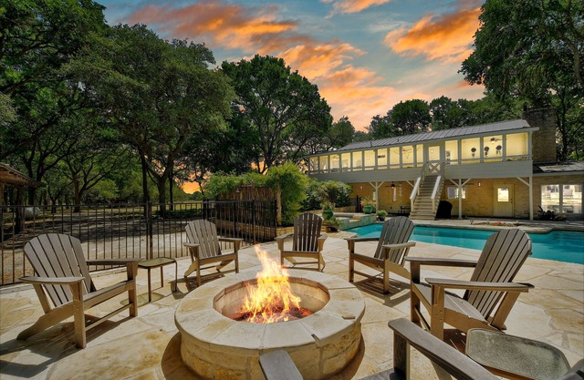 Southern Charm - Extraordinary Home on 4 Acres w/Private Pool & Fire Pit