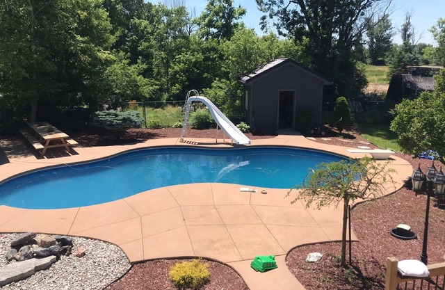 SOUTHWEST SUBURB PARADISE