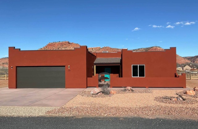 Southwest Villa in Kanab, Utah near Zion, Bryce, the Grand Canyon andmore! Priva