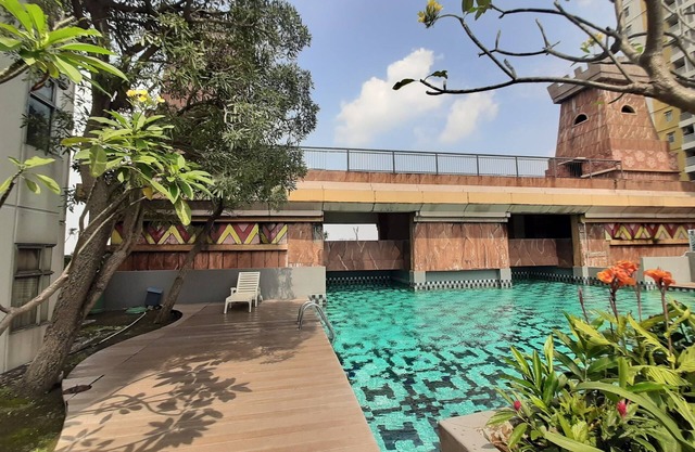 Spacey 2BR Apartment at Great Western Resort