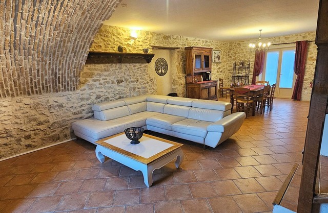 Spacious, quiet cottage in the countryside