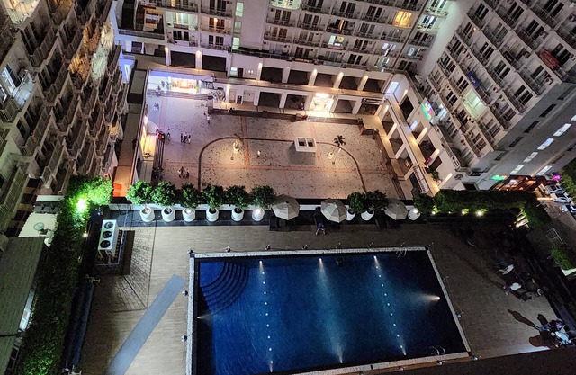 Spacious 1-bedroom apartment with AC, WiFi in charming Lucknow