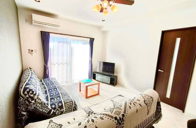 Spacious 1LDKA few minutes walk to Chatancho Amer/Nakagami-gun Okinawa