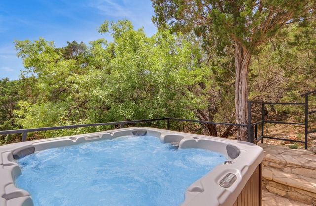 Spacious 2/2 - ON the Cypress Creek with private hot tub!