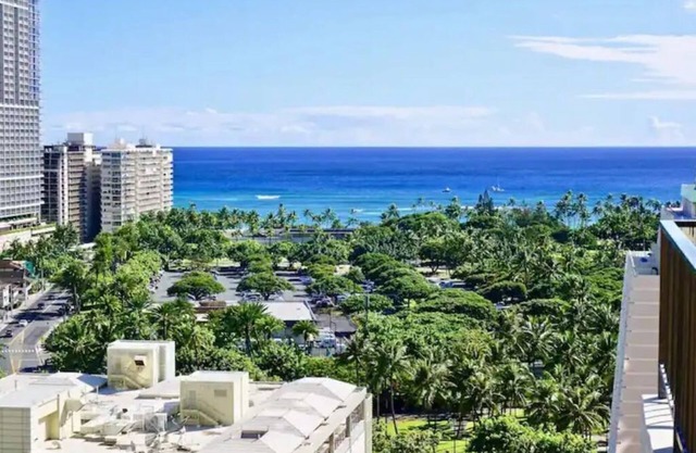 Spacious 2bd/2br with ocean and panoramic views!