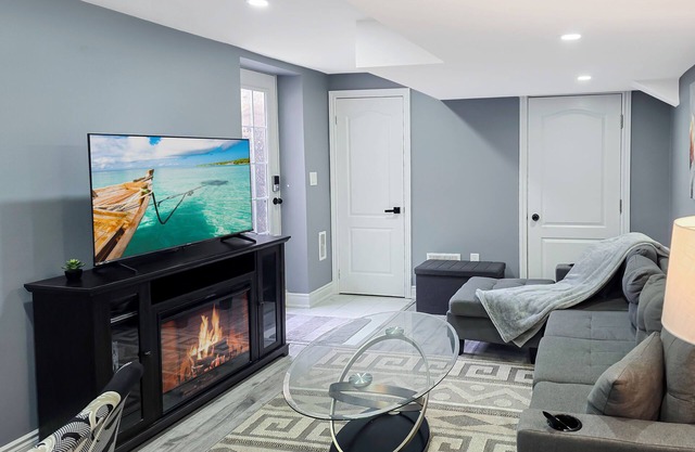 Spacious 2Bd family suite with full kitchen. Centrally located.
