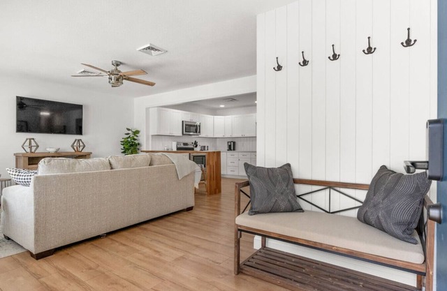 Spacious 2BR - 2Mins Walk to Beach
