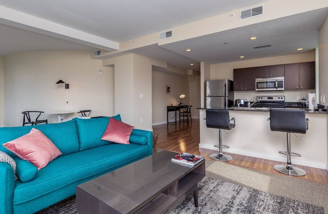 Spacious 2BR Near Arch, Dome, DT | Free Parking + Rooftop | Zencity