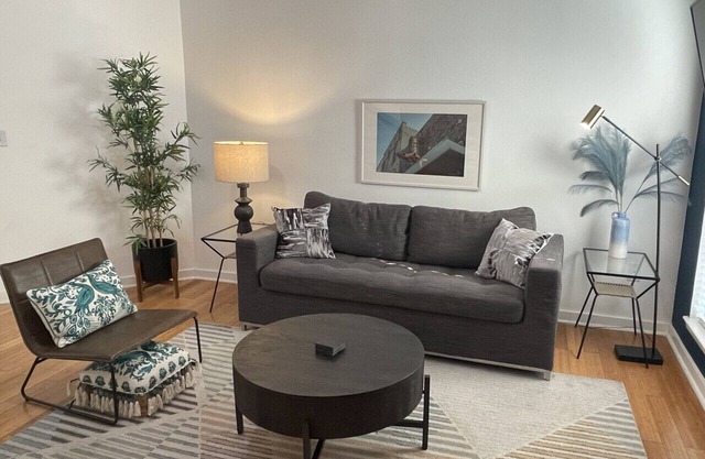 Spacious 2BR Townhome Pets OK + Parking!
