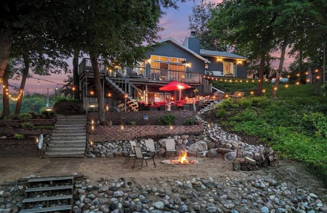 Spacious 3-bedroom year around Cabin near Detroit Lakes on Scenic Pelican Lake
