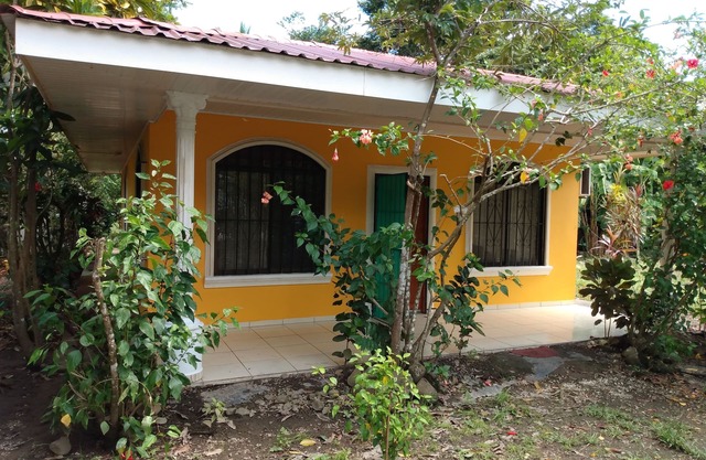 Spacious 3 Bedroom House near Curu & Isla Tortuga