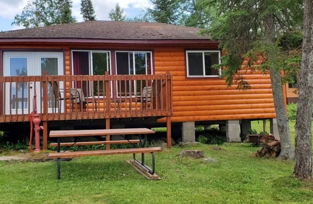 Spacious 3 Bedroom Whitetail Cabin in Voyageurs National Park