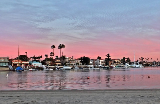 Spacious 3 bedrooms 2 bathroom beach house, 140 yards to Bayshore Beach