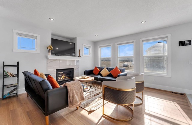 Spacious 3BR|2.5Bth | Free parking in Saddle Ridge