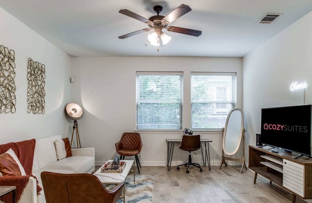 Spacious 3BR CozySuites in Central Austin by UT 02