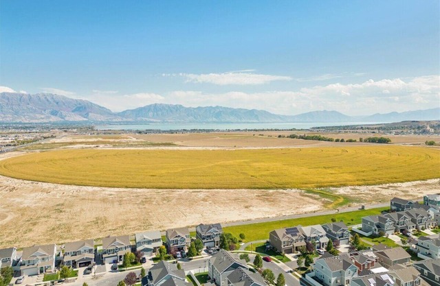 Spacious 4-bedroom house in amazing Eagle Mountain! Pet Friendly!