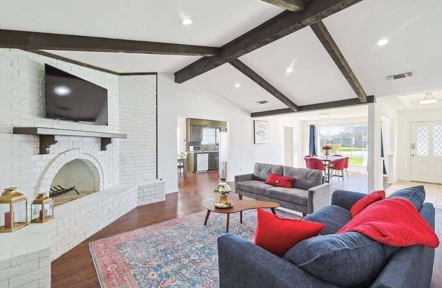 Spacious 4-BR Home Near Allen Outlets & Dining