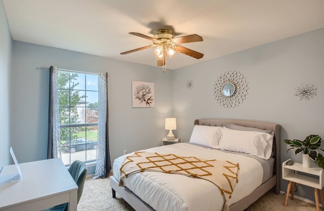 Spacious 4bd 2.5 bath With Game Room and fully stocked amenities