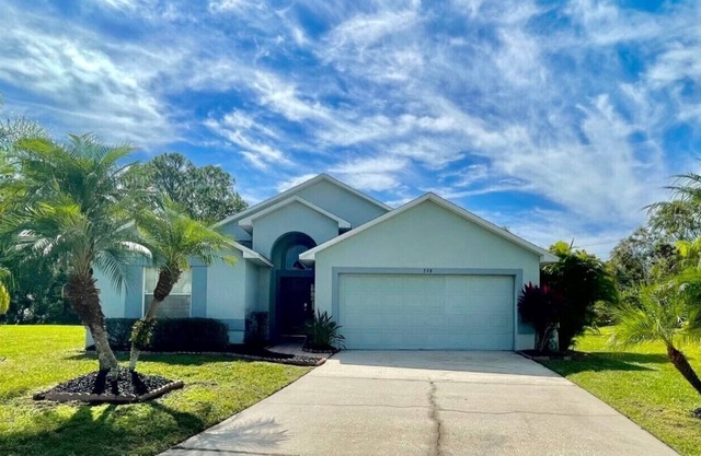 Spacious 4BR/2BA Villa with Secluded Pool/spa Overlooking Conservation Area