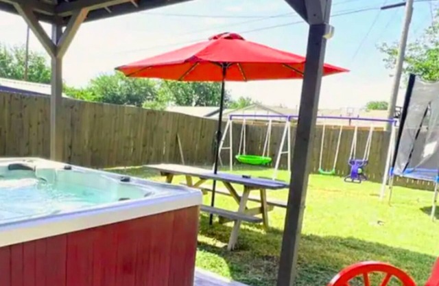 Spacious 4BR Retreat with Hot Tub Comfort in Plano