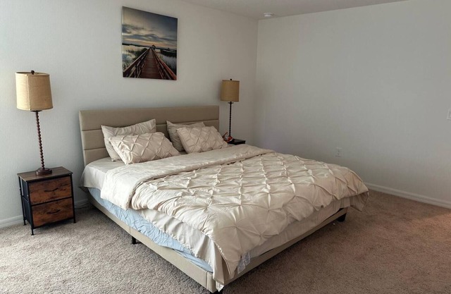 Spacious 5-bedroom house in welcoming Vero Beach with WiFi, AC