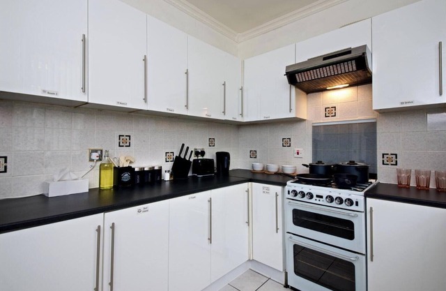 Spacious 6-Bedroom Fully Furnished Holiday Home