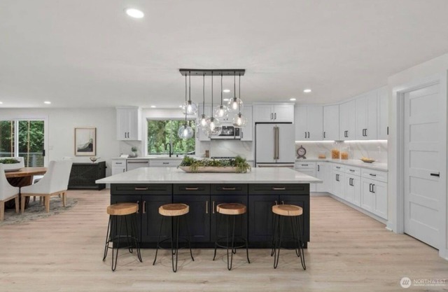 Spacious 6-bedroom house with AC and WiFi in wonderful Auburn