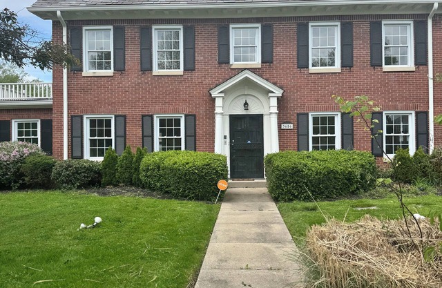 Spacious 6-bedroom house in Indianapolis near downtown, fairgrounds, speedway