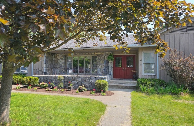 Spacious 6-bedroom House/Minutes From Lake George