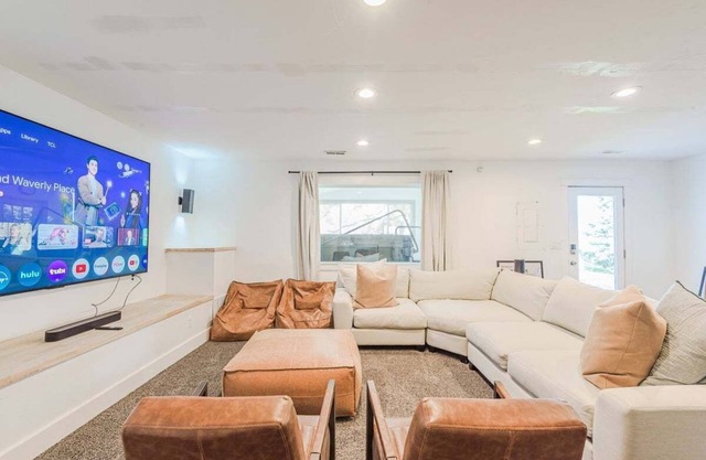 Spacious 6BR Home with Theater & Private Hot Tub