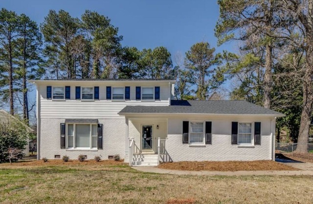 Spacious 8 Bed Home Near North Hills, DT, Airport