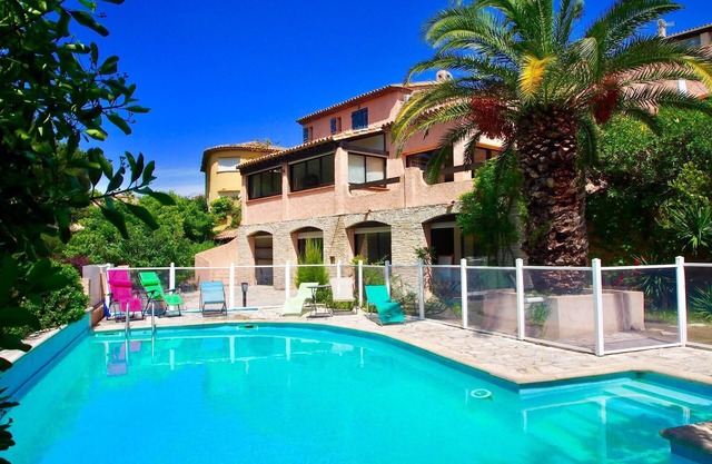 Spacious air conditioned house with large swimming pool - Provence