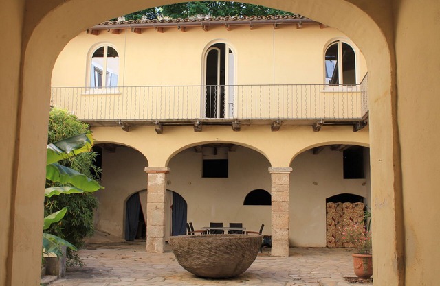 Spacious and relaxing Hotel Particulier with pool in the National Cevennes Park