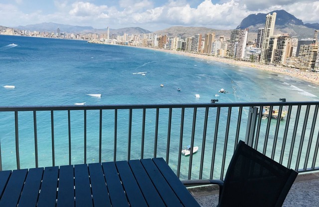 Spacious Apartment above the Sea with Spectacular View and Beach Direct Access