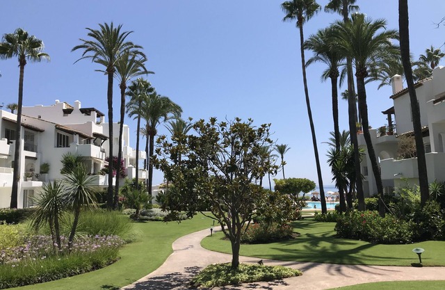 Spacious Apartment by the beach in the most exclusive complex in Costa del Sol