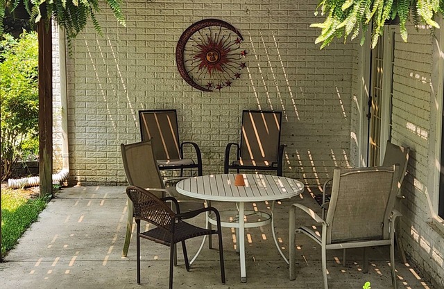 SPACIOUS Apt in popular community w/private patio, 8 min to Downtown Frederick