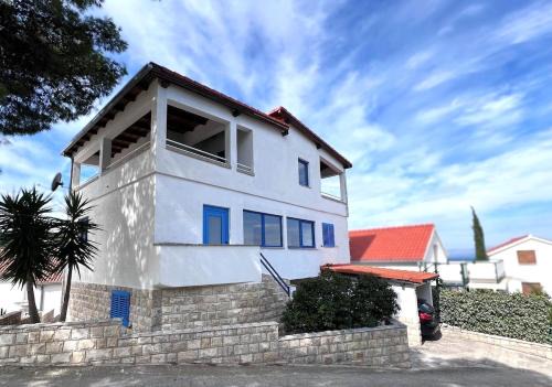 Spacious Apt with Panoramic Sea View
