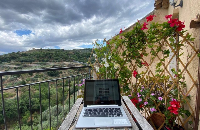 Spacious Artemide flat with terrace