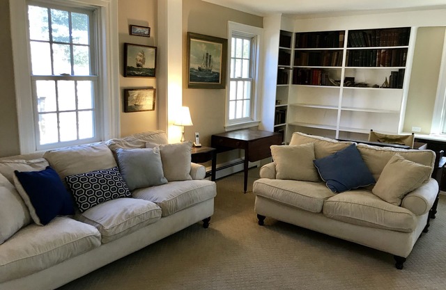 Spacious Cape Home close to Barnstable Village