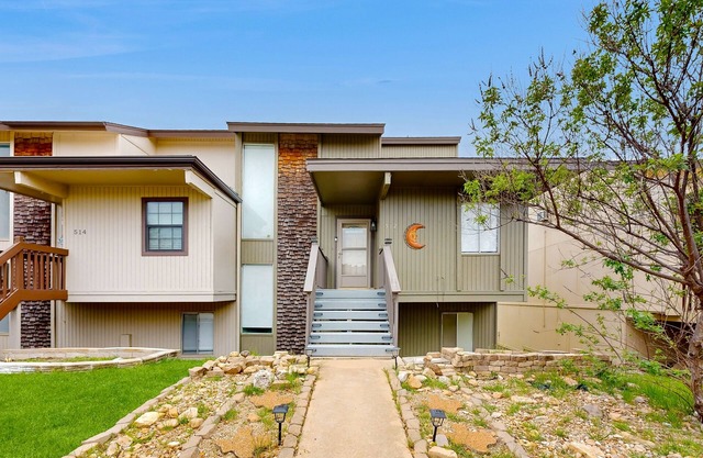 Spacious corner townhome with game room, pool, tennis, gym & golf