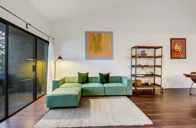 Spacious Cozy 2BD Private Condo 4mil. to Allegiant Stadium,10 mins to Strip!