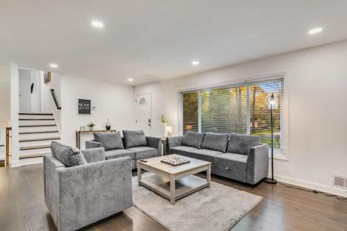 Spacious Decatur Home Sleeps 12 Work-Ready