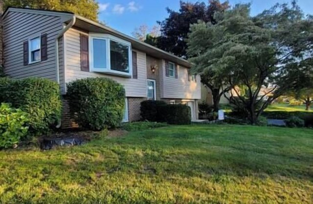 Spacious Family Home in Amish Country!
