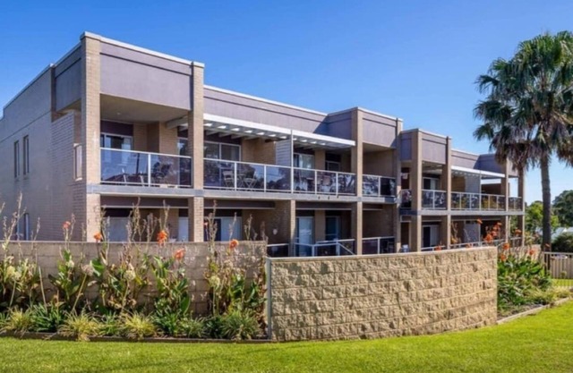 Spacious Flat with Parking & Dedicated EV Station